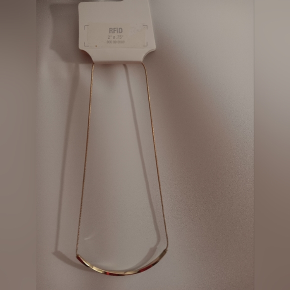 FAUX Gold Necklace NWT - Picture 2 of 3